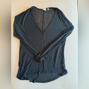 Wilfred Black V-Neck Lightweight Top